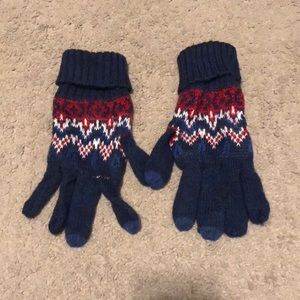 Cute pair of winter gloves. (Free with bundle)